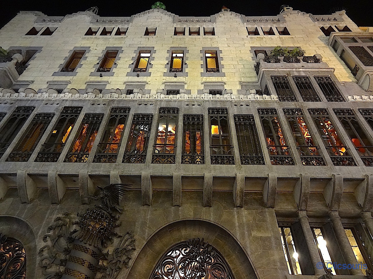 Barcelone Palau Güell de nuit