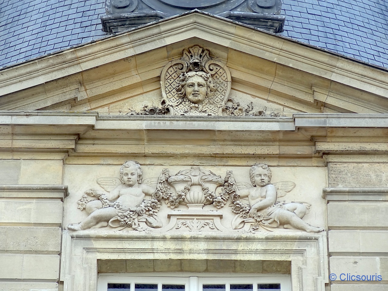 Château Champs-sur-Marne facade details