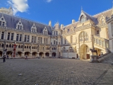Château de Pierrefonds cour d'honneur