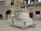 Herculanum port