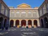 Naples palais royal cour