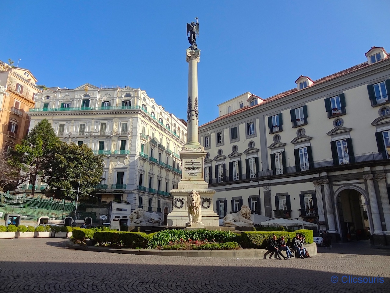 Naples place des Martyrs