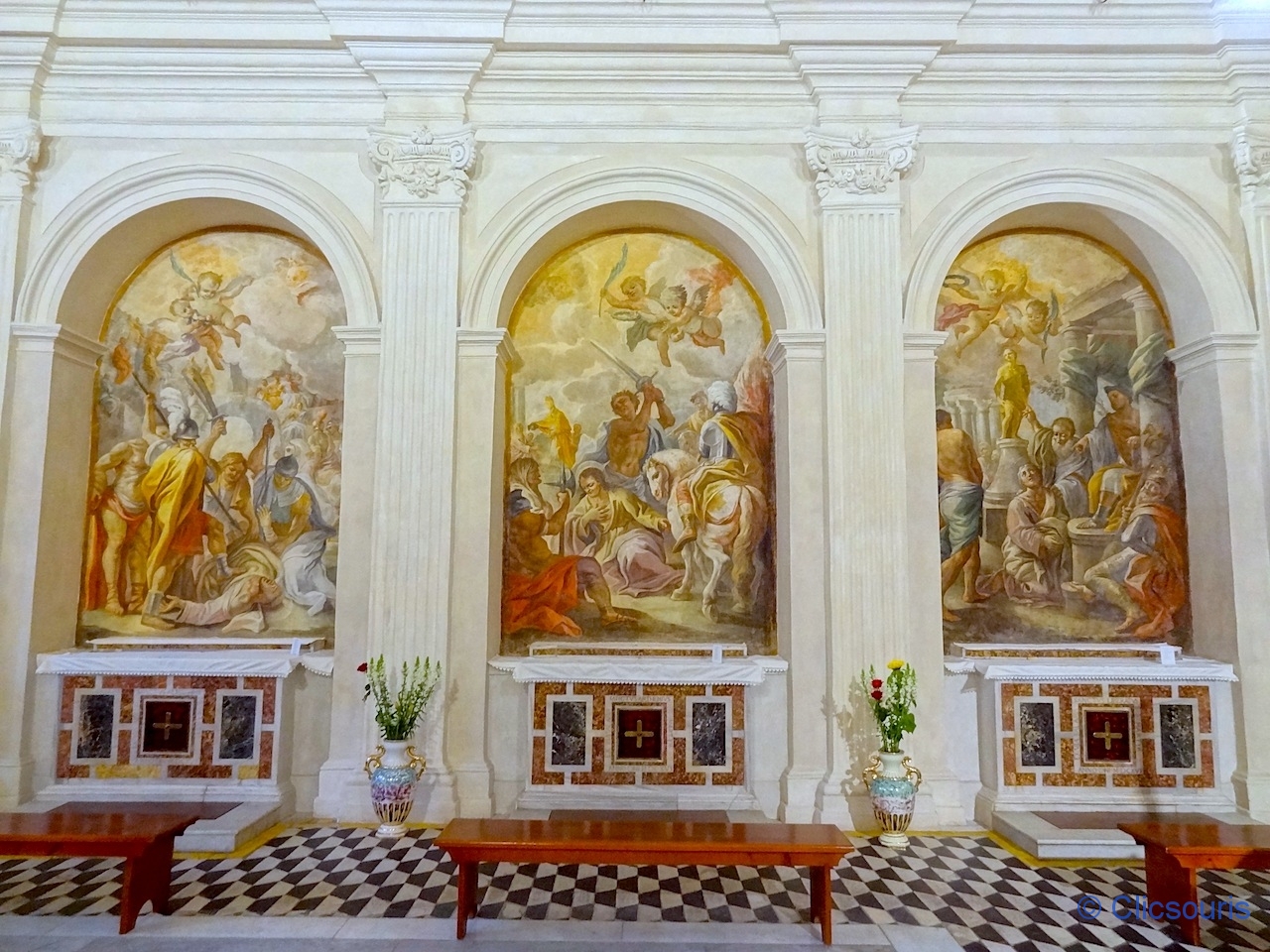 Naples Santa Maria della sanita fresques de la crypte
