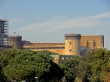 Naples vue sur le Castel Nuovo