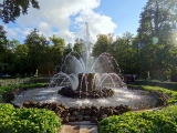 Peterhof jardin inférieur Monplaisir