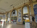 Gare de São Bento (intérieur, avec ses azulejos) à Porto