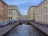 Saint-Pétersbourg canal d'hiver