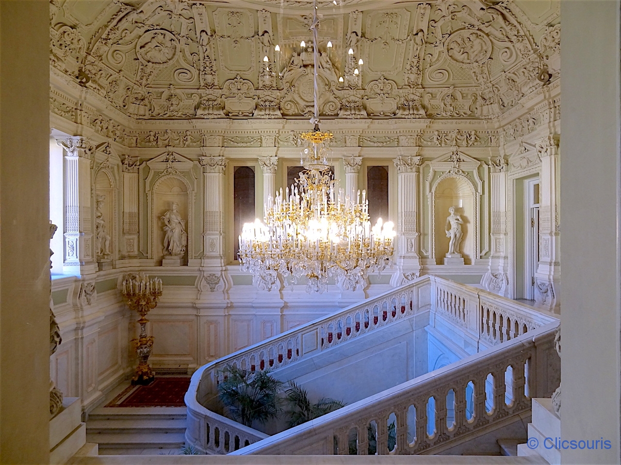 Saint-Pétersbourg palais Youssoupov grand escalier