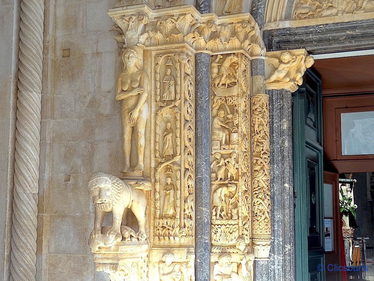 portail de la cathédrale de Trogir