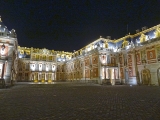 Château de Versailles la nuit cour de Marbre