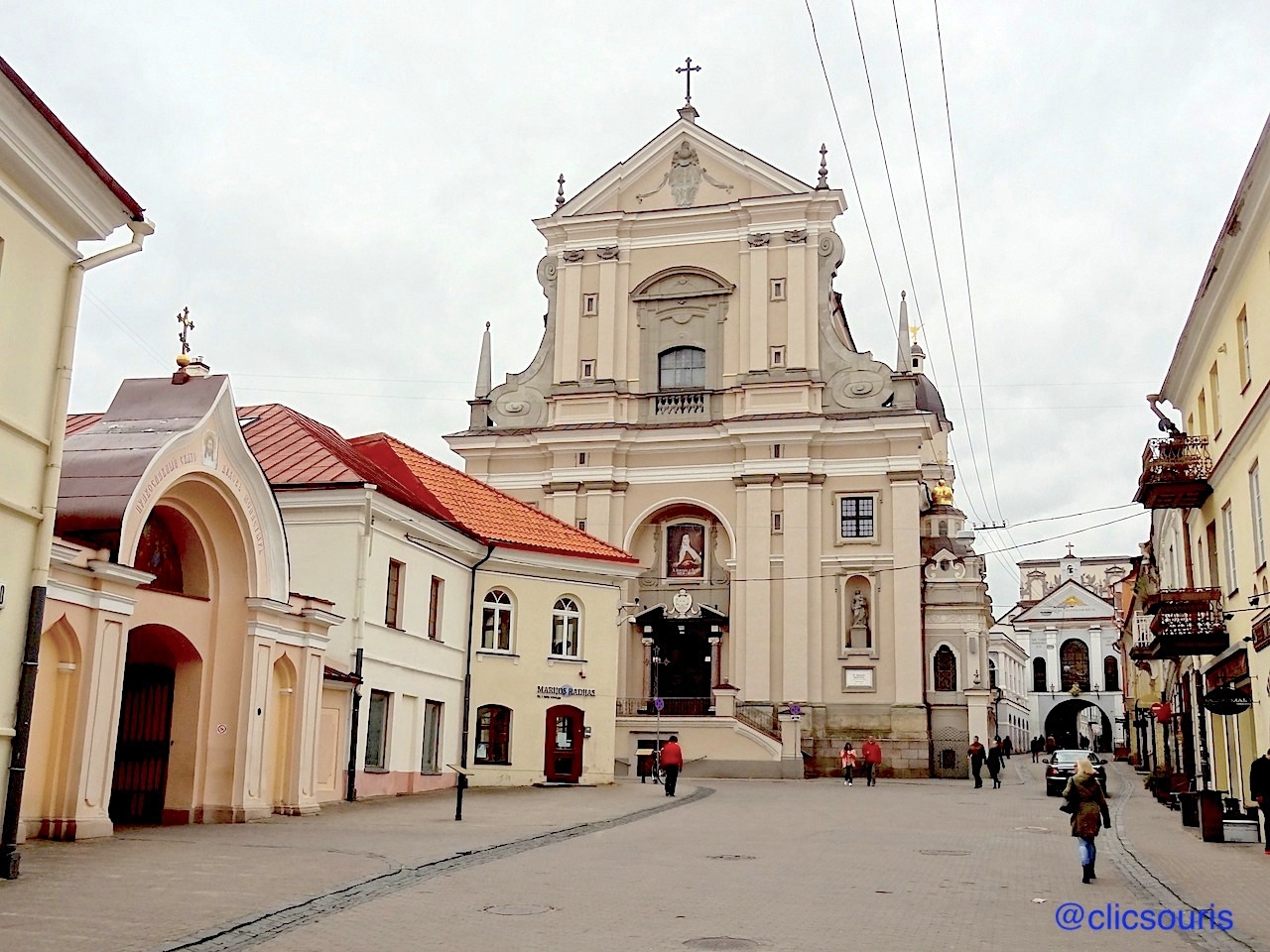 Vilnius Aušros Vartų et église sainte-thérèse