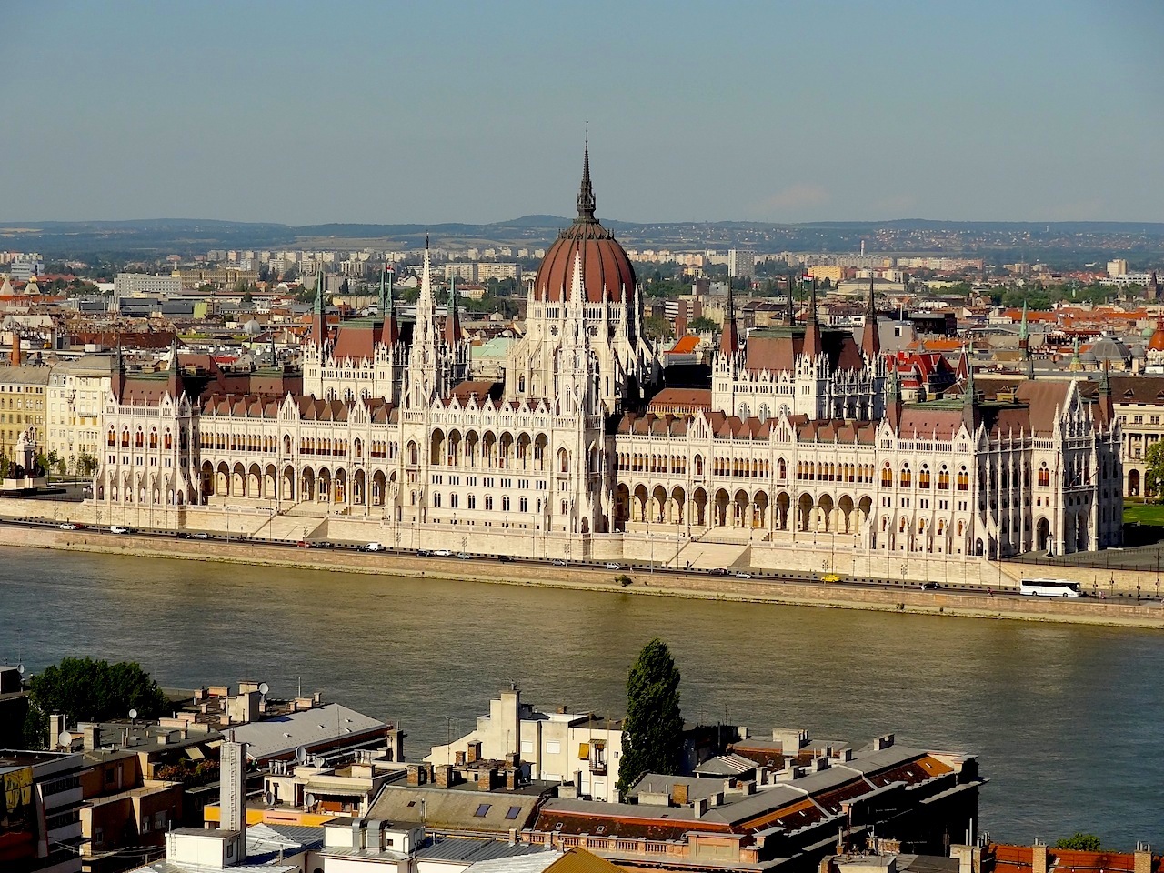 Vue sur le Parlement de Budapest