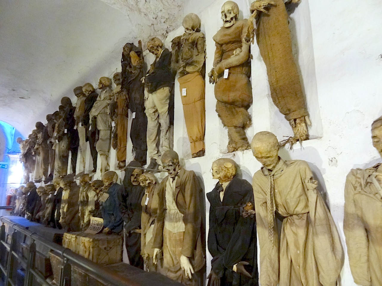 Les Catacombes Des Capucins A Palerme Visite En Photos Prix Horaires Avis La Souris Globe Trotteuse