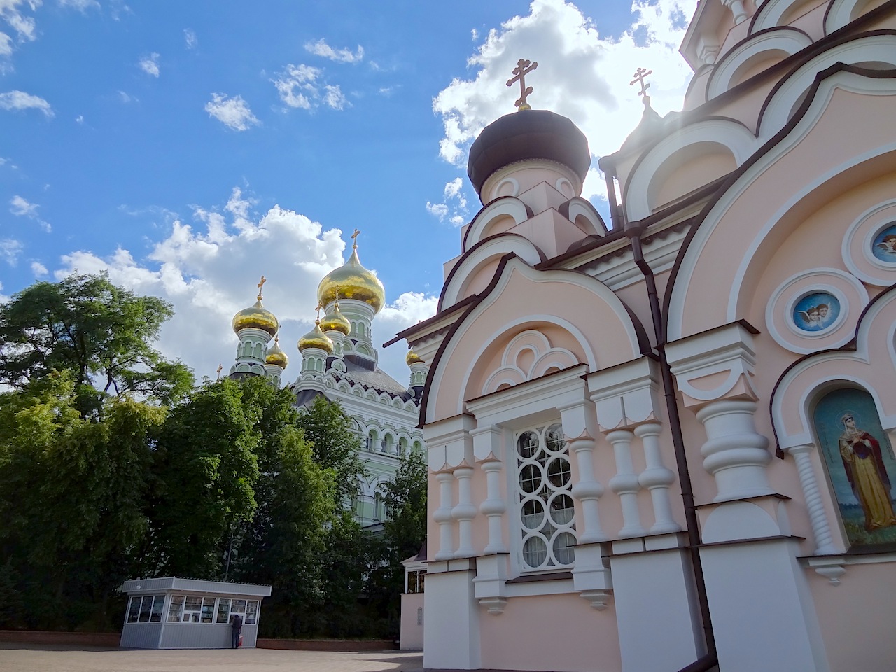 Monastère Porkrovsky à Kiev