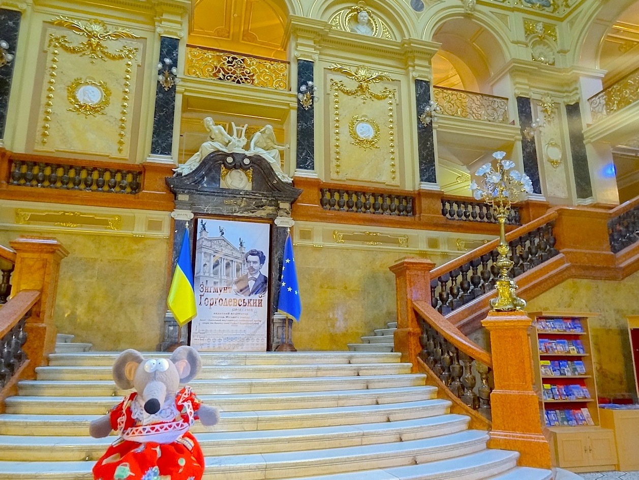 Grand escalier de l'opéra de Lviv