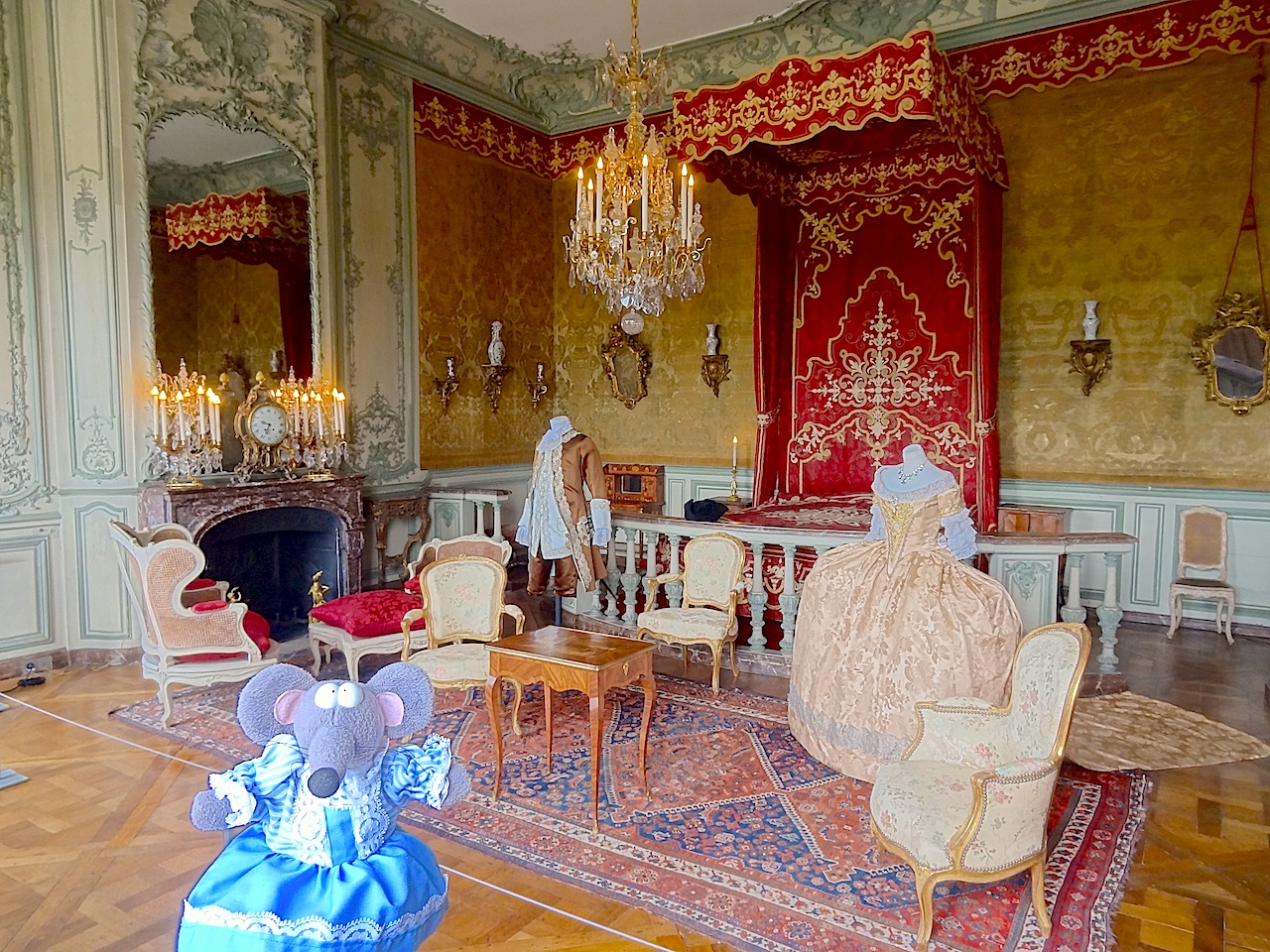 Les robes de la chambre d'apparat du château de Champs-sur-Marne
