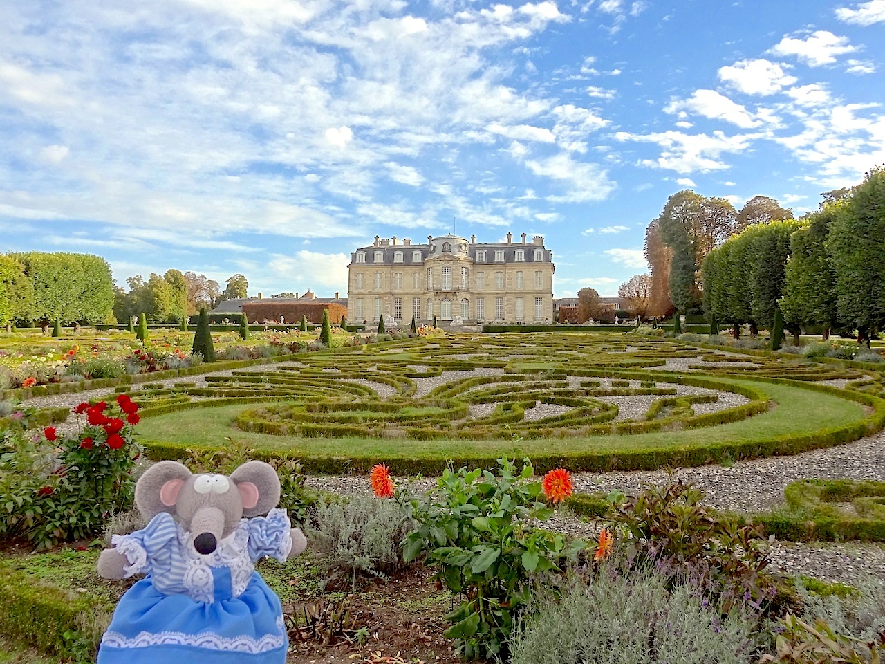 Château Champs sur Marne côté jardin