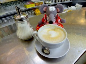 Cappuccino au café Sant'Eustachio à Rome
