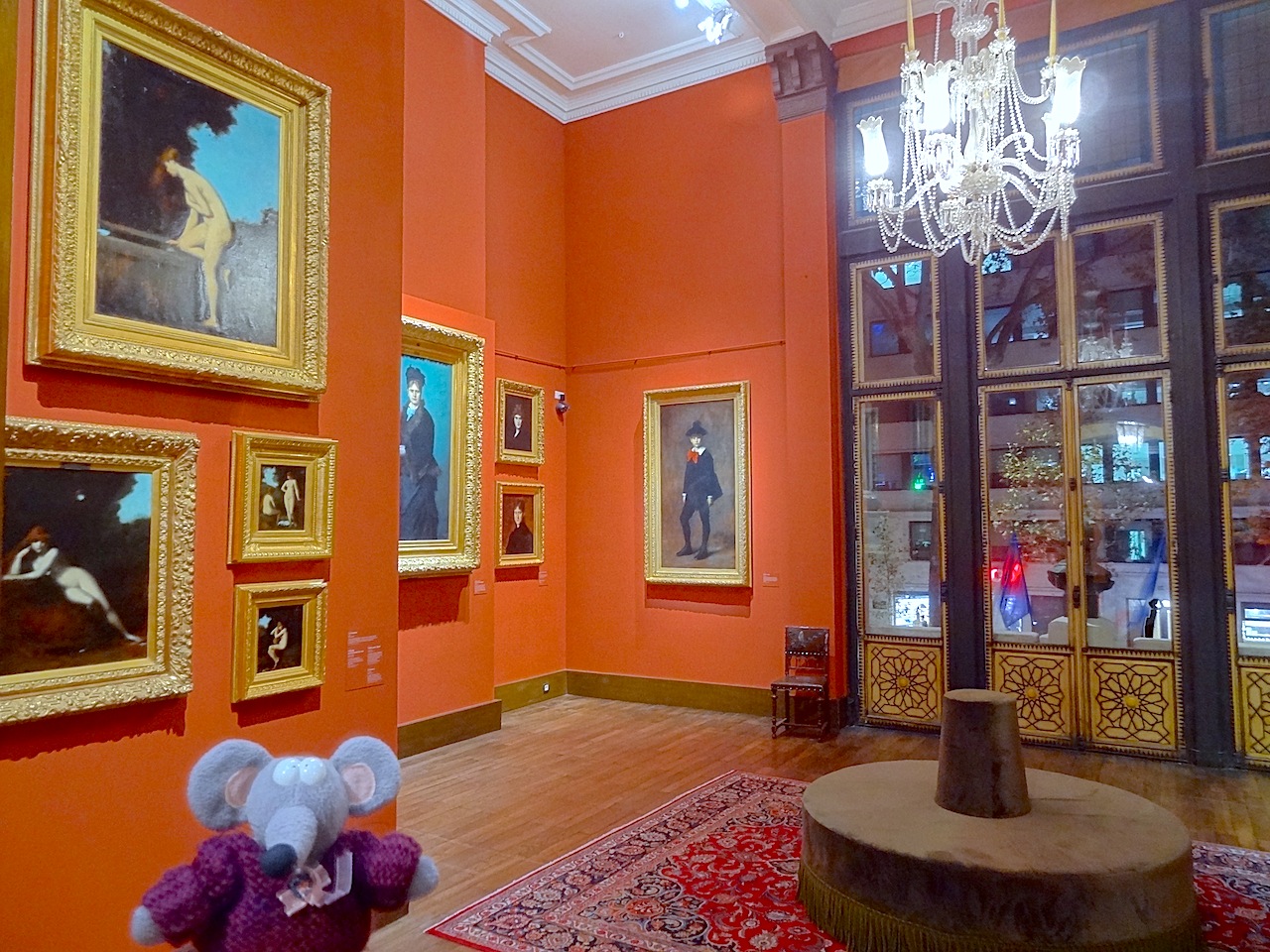 salon rouge, au premier étage du musée Henner à Paris