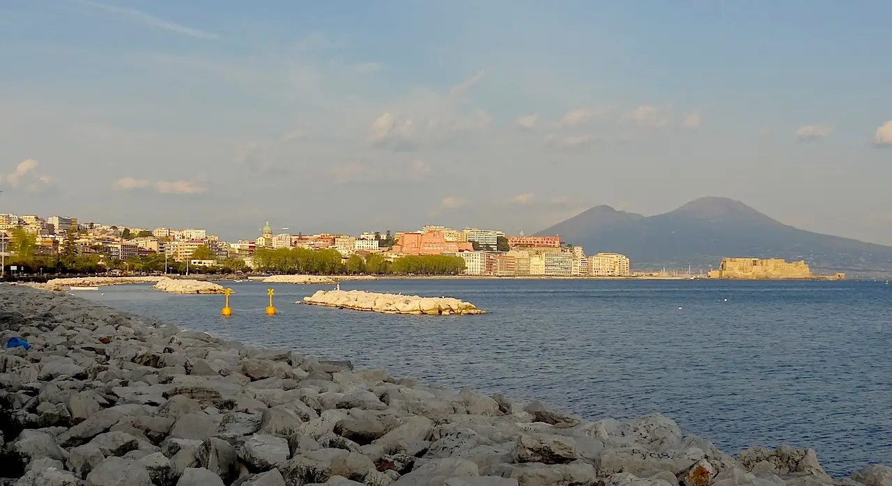 Vue sur Chiaia et château de l'Œuf à Naples