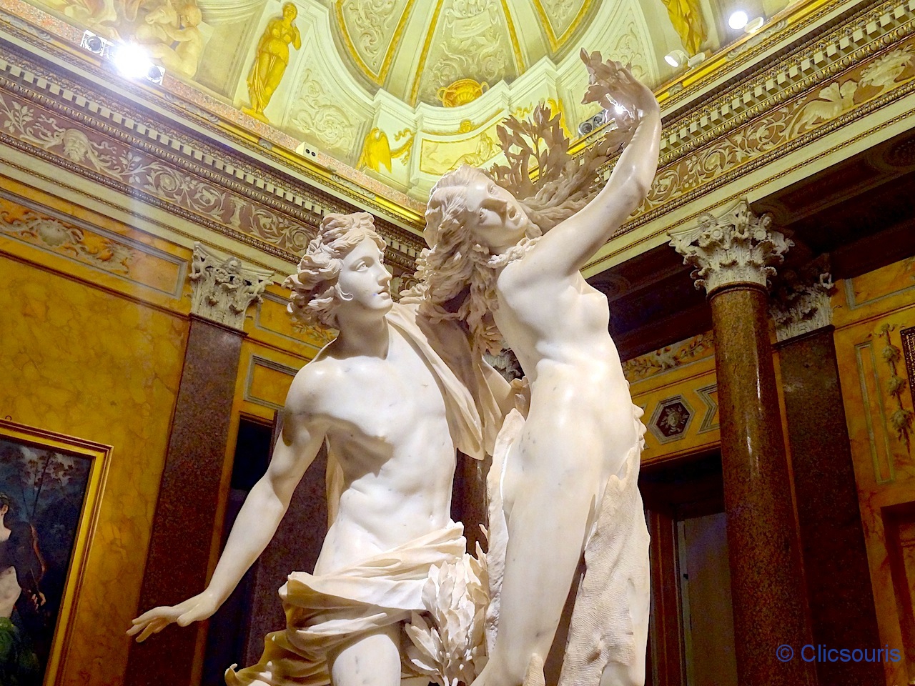 Statue d'Apollon et Daphné par le Bernin à la galerie Borghese à Rome