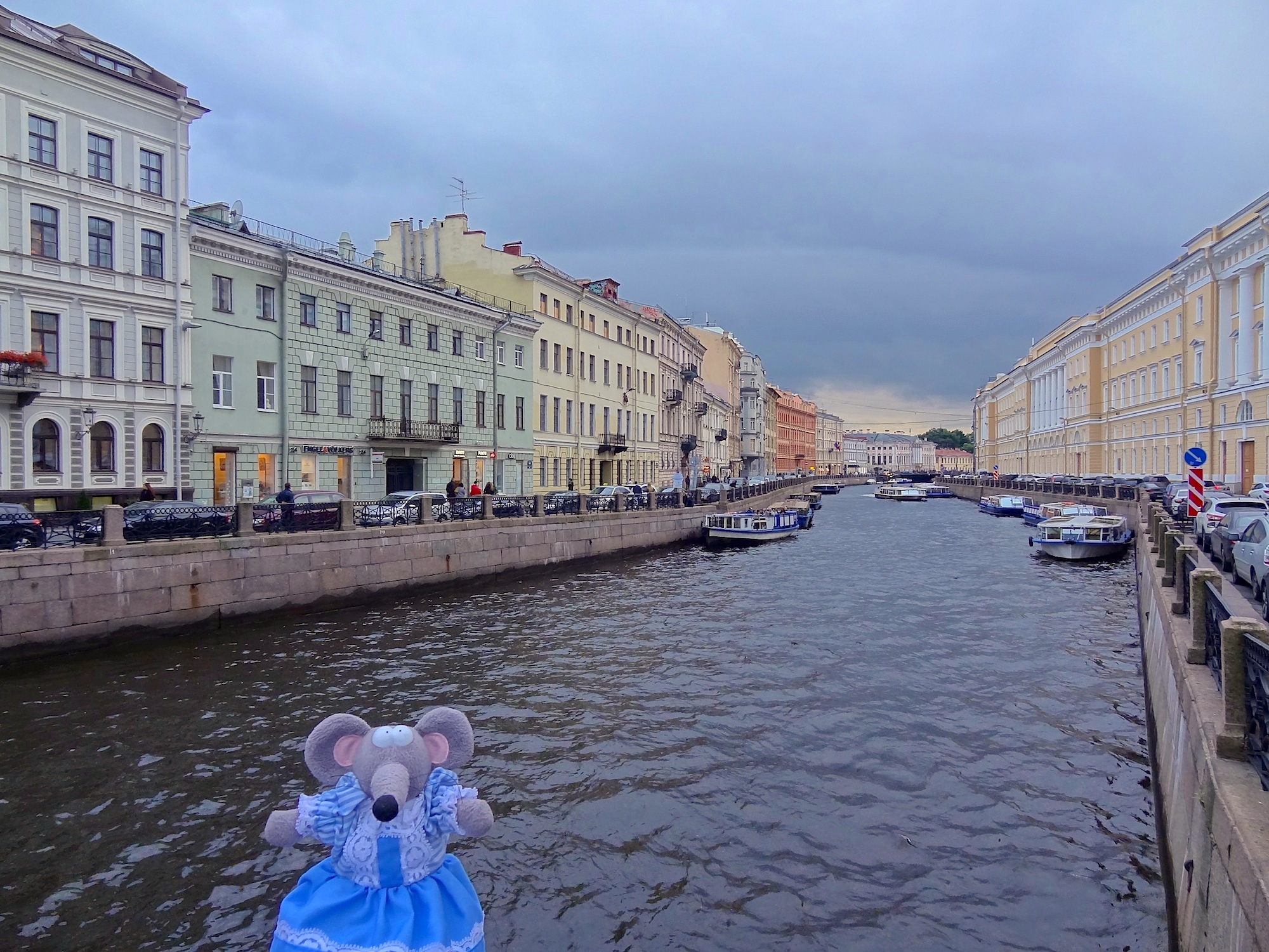 Saint Petersbourg canal Moika