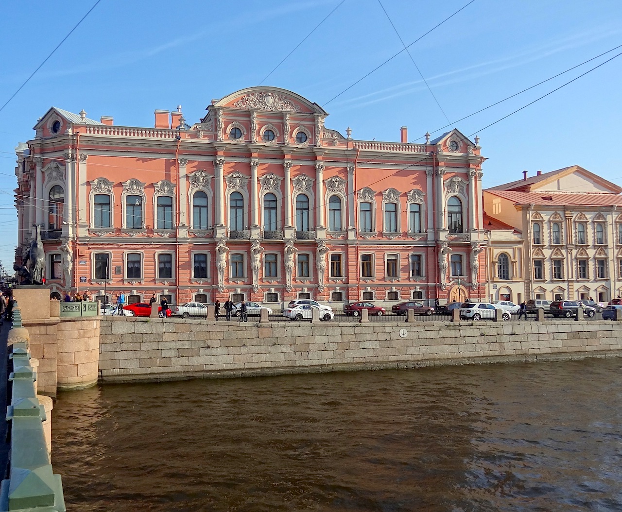 palais Belosselski-Belozerski sur la Fontanka à Saint-Pétersbourg