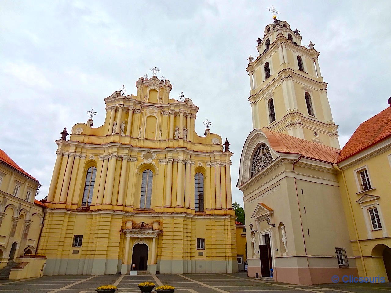 église Saint-Jean dans l'université de Vilnius