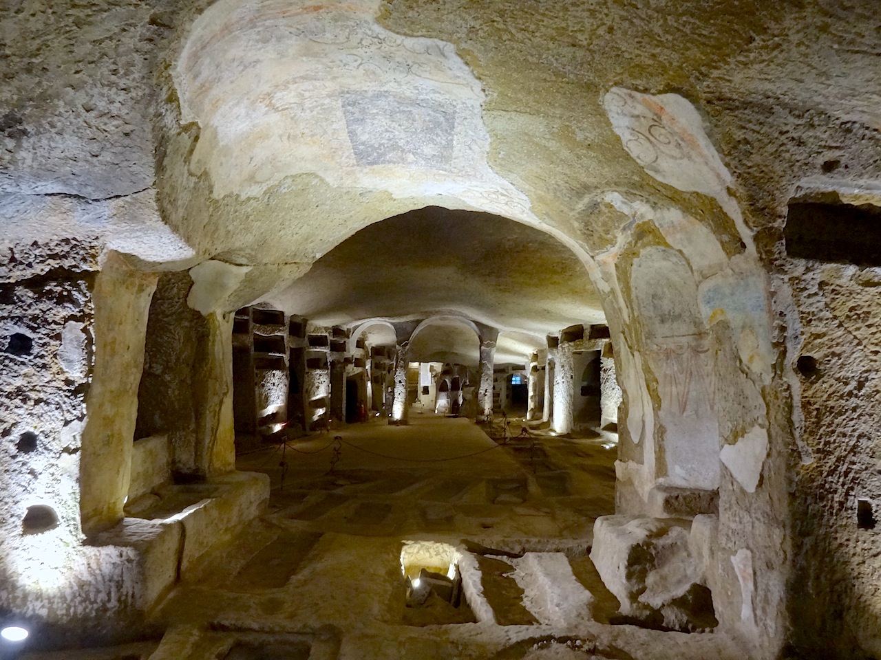 Naples basilique majeure des catacombes de San Gennaro