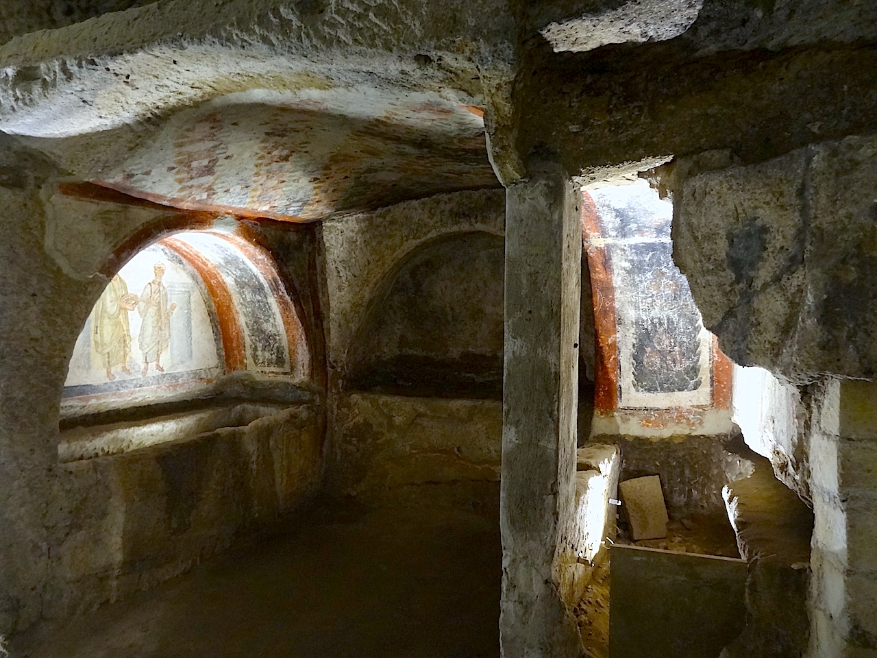 fresques dans les catacombes de San Gennaro