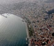 vue aérienne de Chiaia et de la Villa Comunale longeant la mer