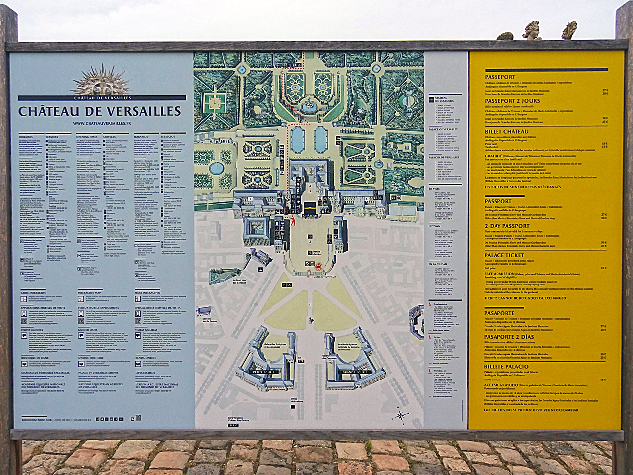 Panneau d'information du château de Versailles