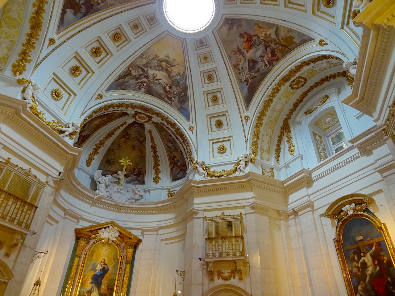 chapelle dans l'entrée du palais d'Aranjuez