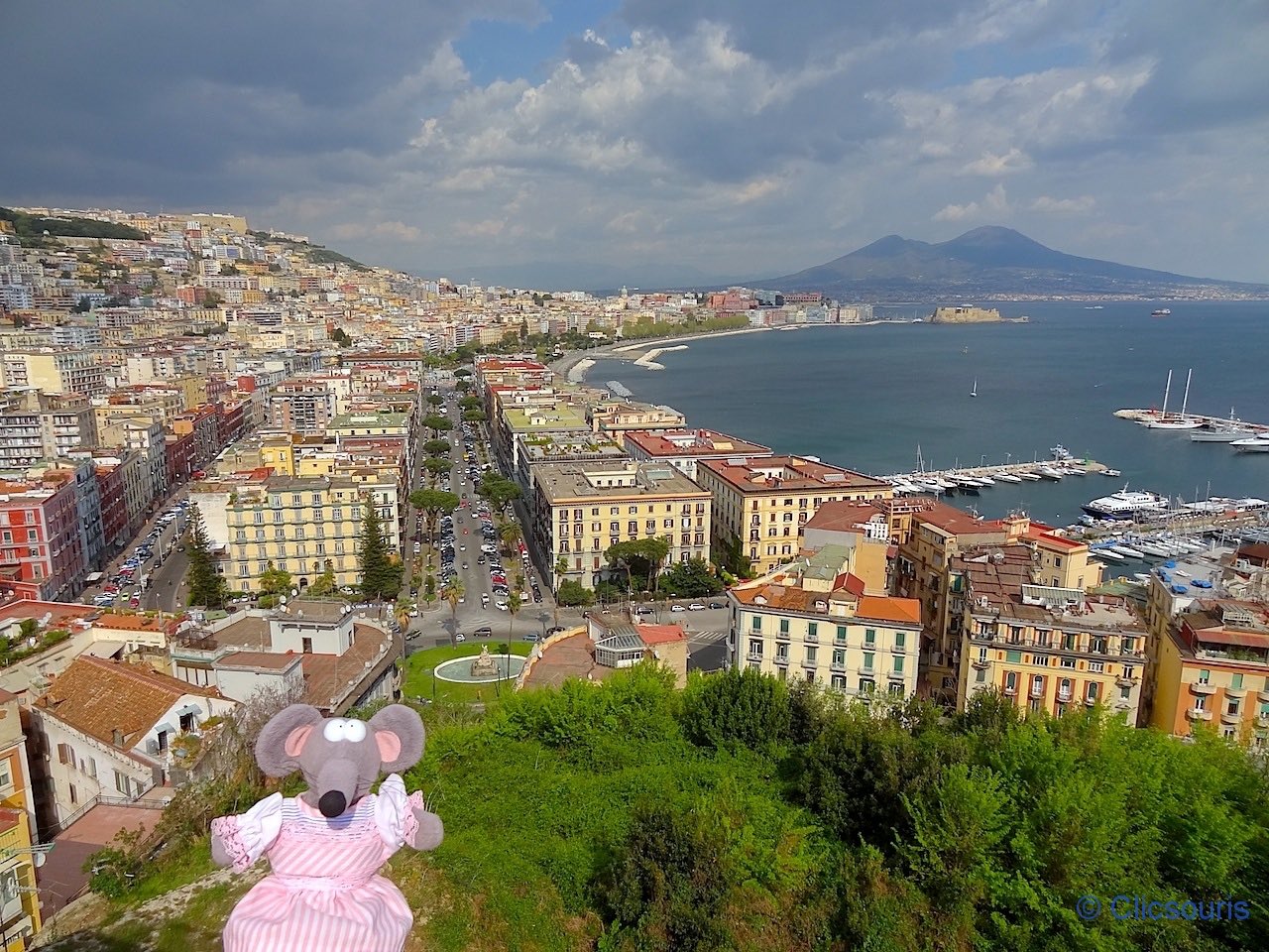 vue sur la baie de Naples depuis Mergellina