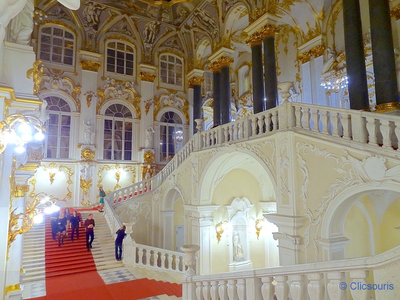 escalier des ambassadeurs au musée de l'Ermitage