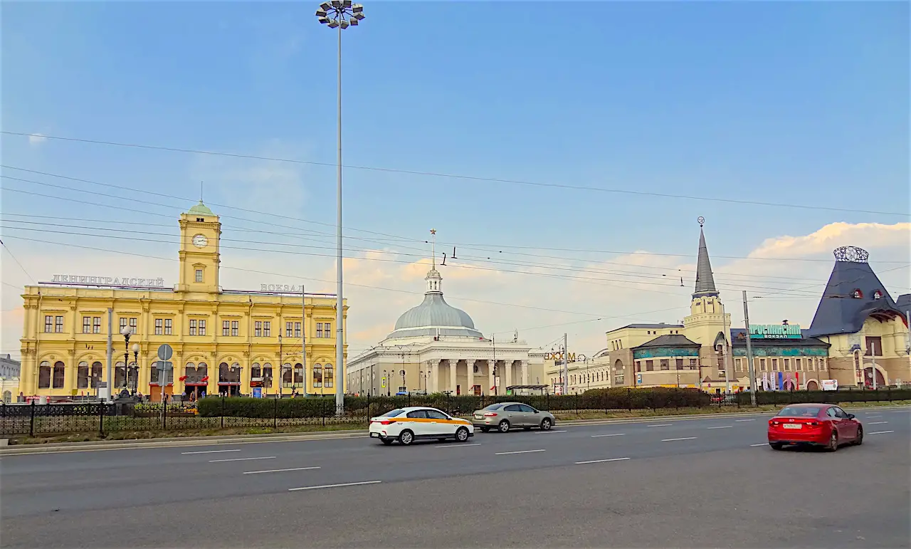 place des trois gares à Moscou