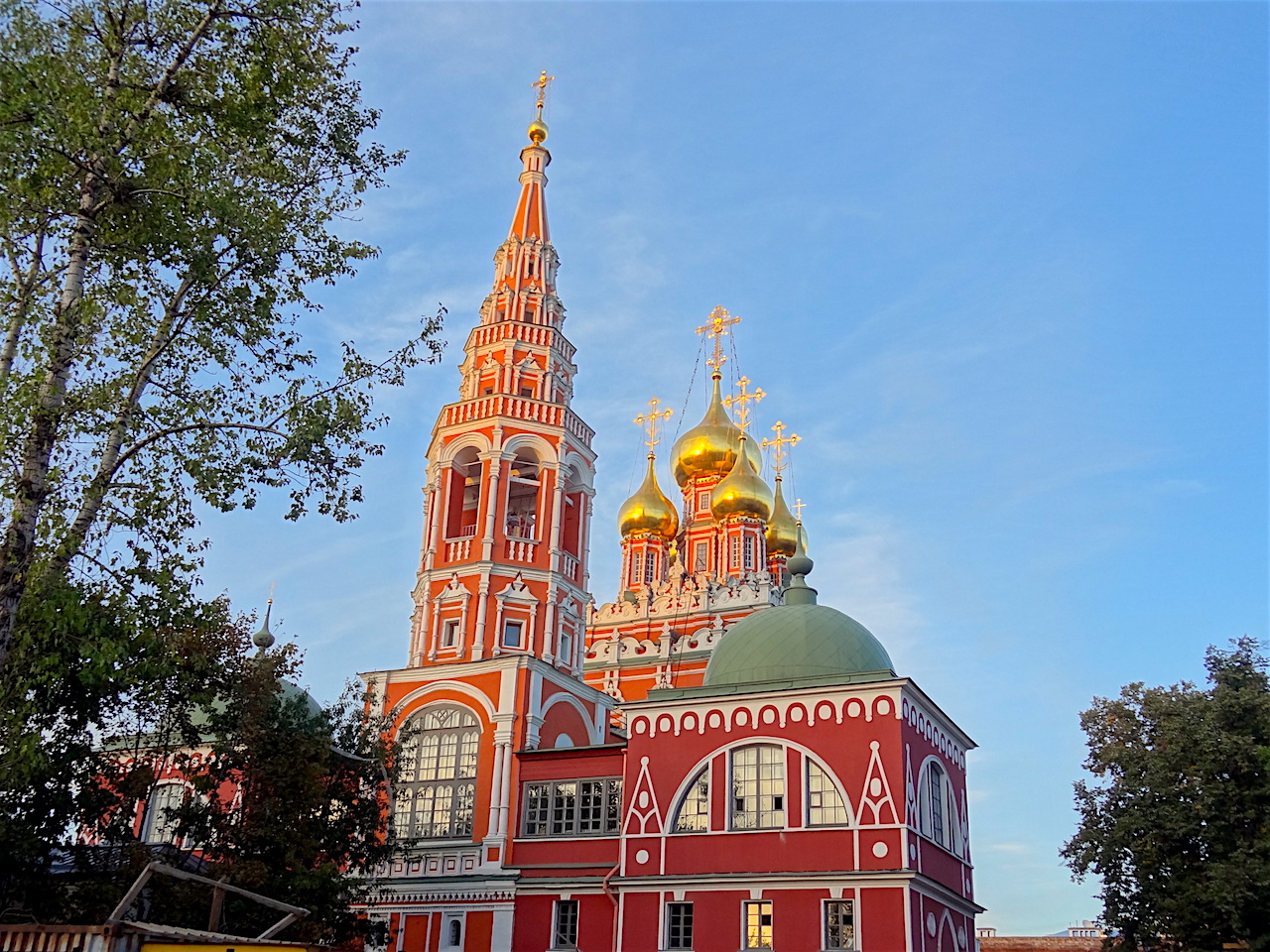 église de la résurrection des tonneliers à Moscou