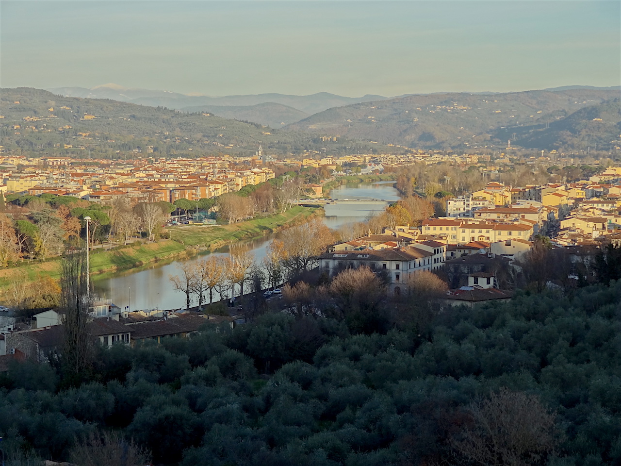 vue sur les rives de l'Arno à Florence