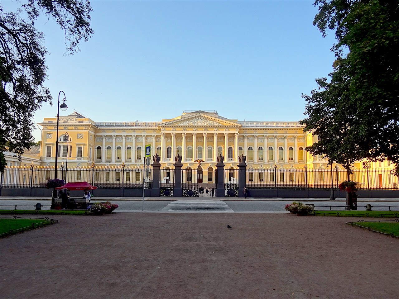 palais michel de Saint-Pétersbourg