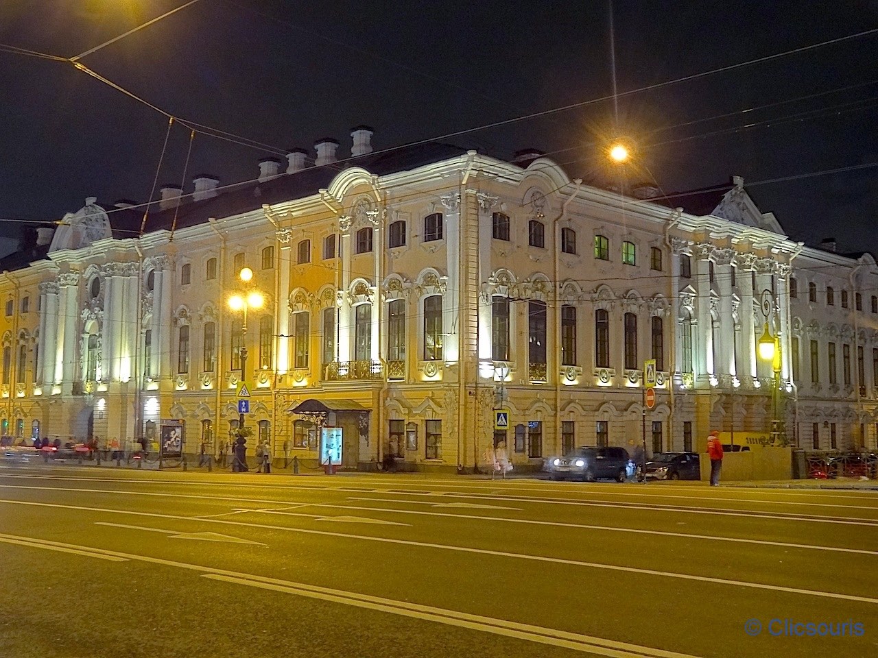 palais stroganov de nuit