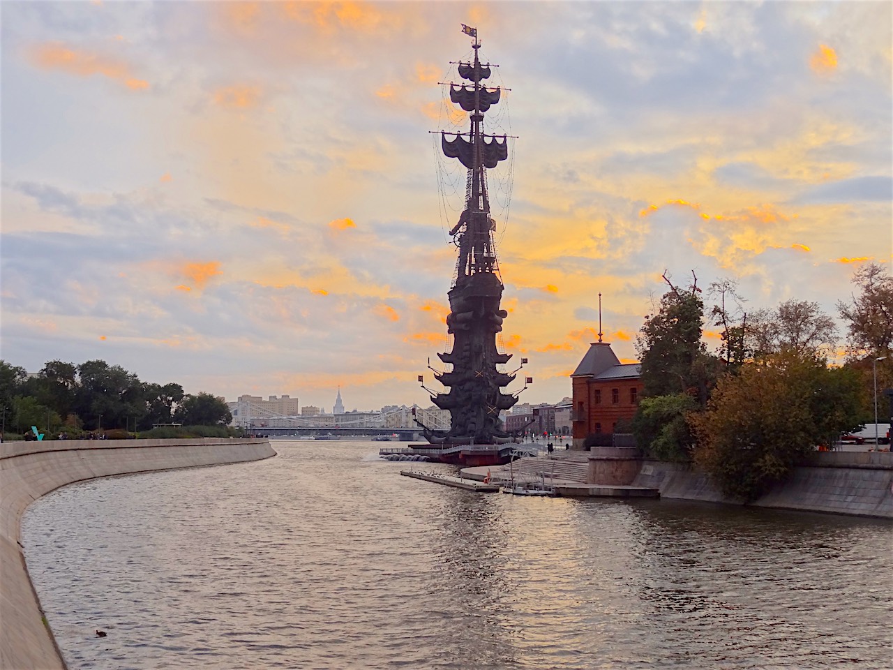 moskova et statue de Pierre le Grand