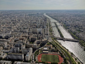 La Seine et le quartier Beaugrenelle dans le 15e arrondissement vus du 3e étage de la tour Eiffel
