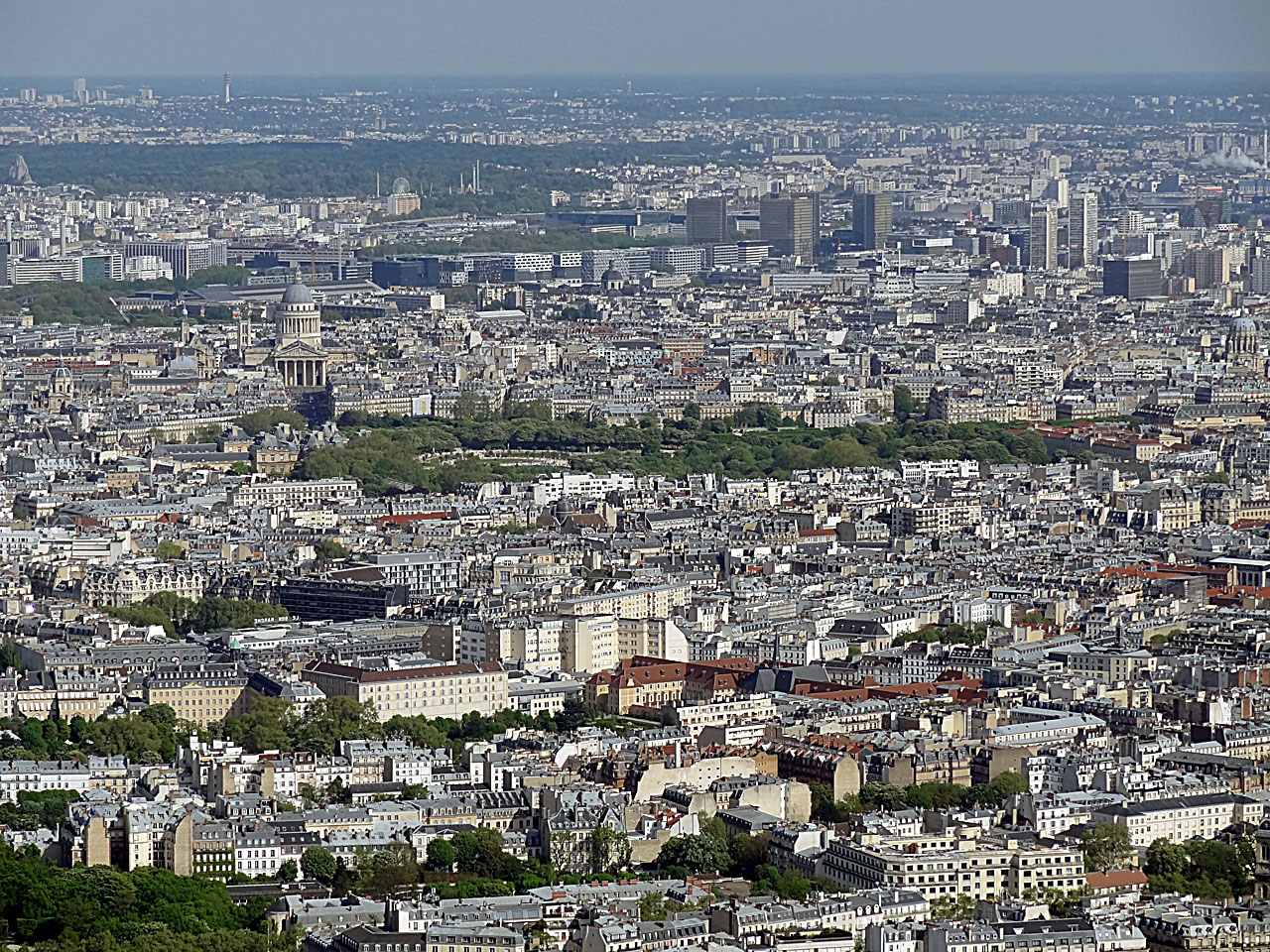 Le jardin du Luxembourg et le Panthéon vus depuis le 3e étage de la tour Eiffel