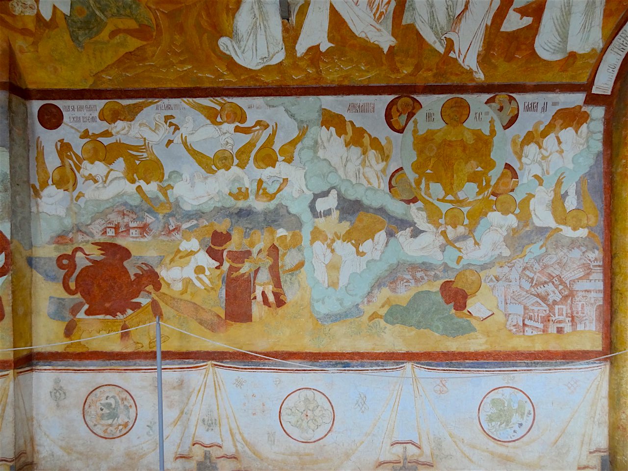 couloir peint de l'église Saint-Jean-l'Evangéliste à Rostov Veliki