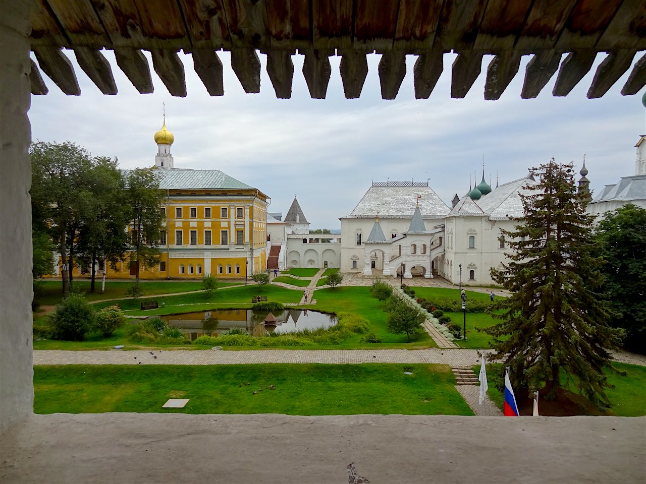 Kremlin de Rostov vu depuis le chemin de ronde