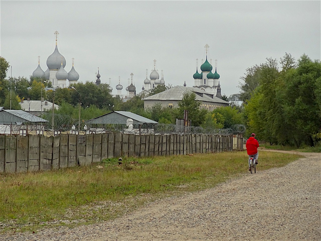 le kremlin de Rostov vu depuis le lac Nero