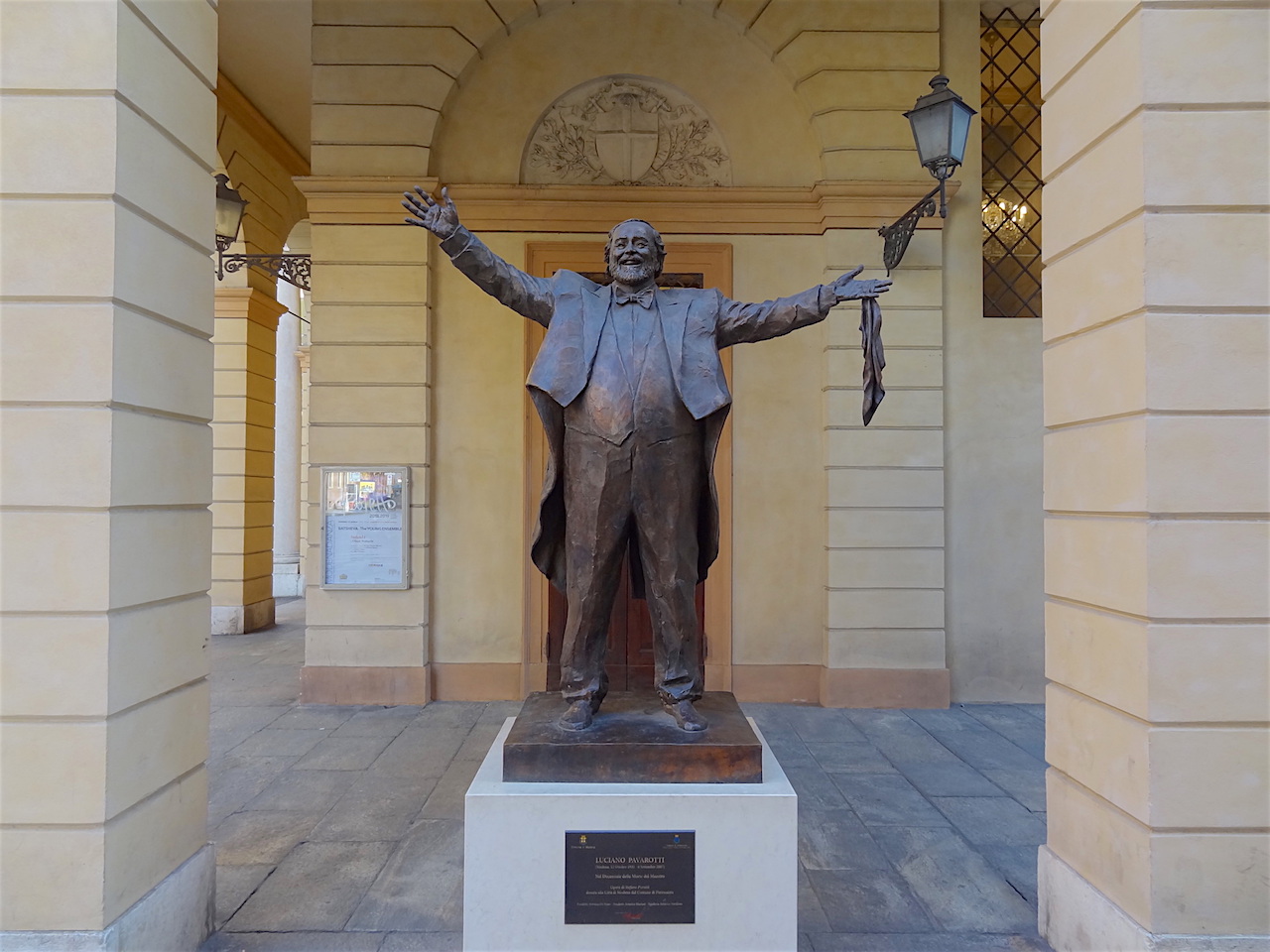 statue de Pavarotti à Modène