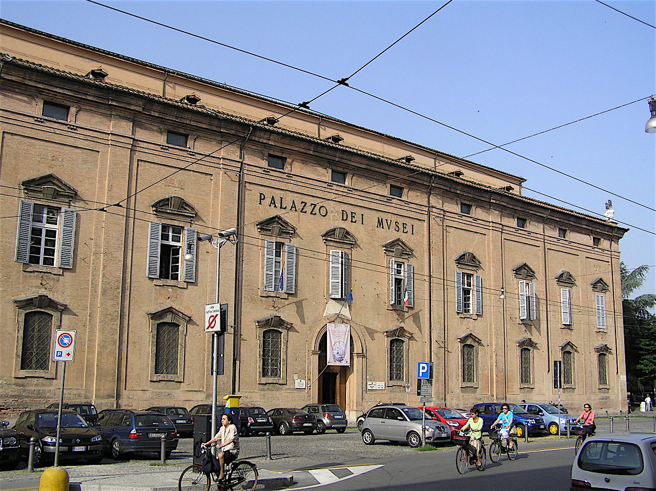 Palais des musées à Modène