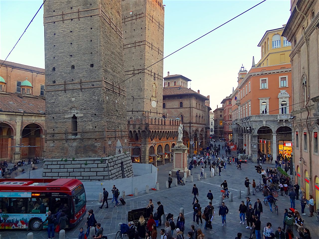 Piazza di Porta Ravegnana