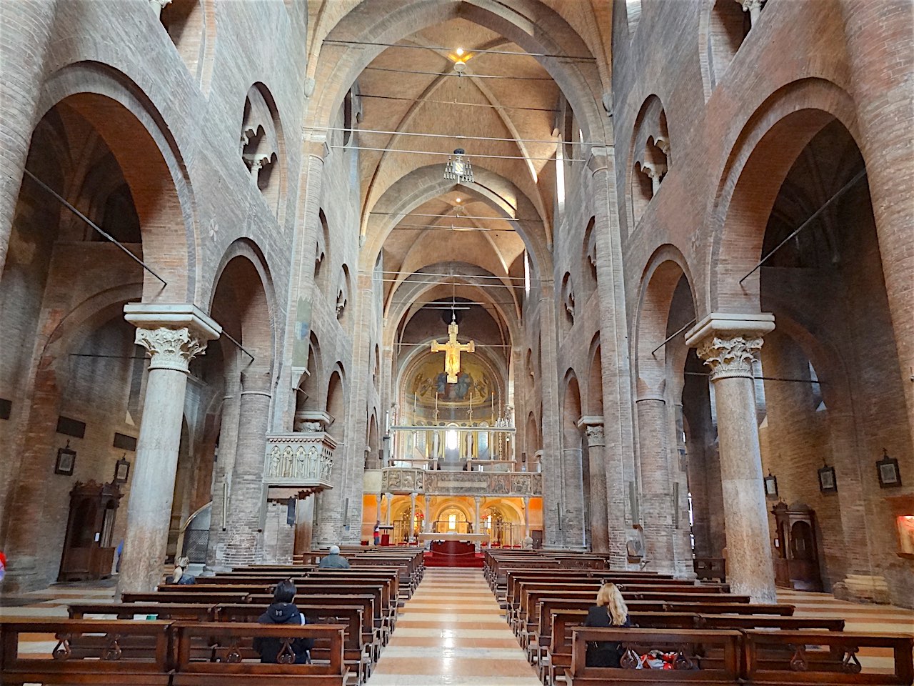 intérieur de la cathédrale de Modène